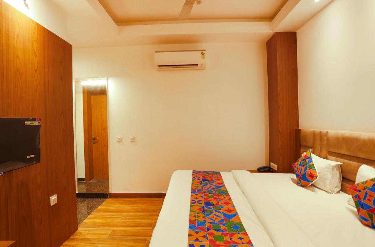 קאנפור Hotel Swarn Bhoomi מראה חיצוני תמונה