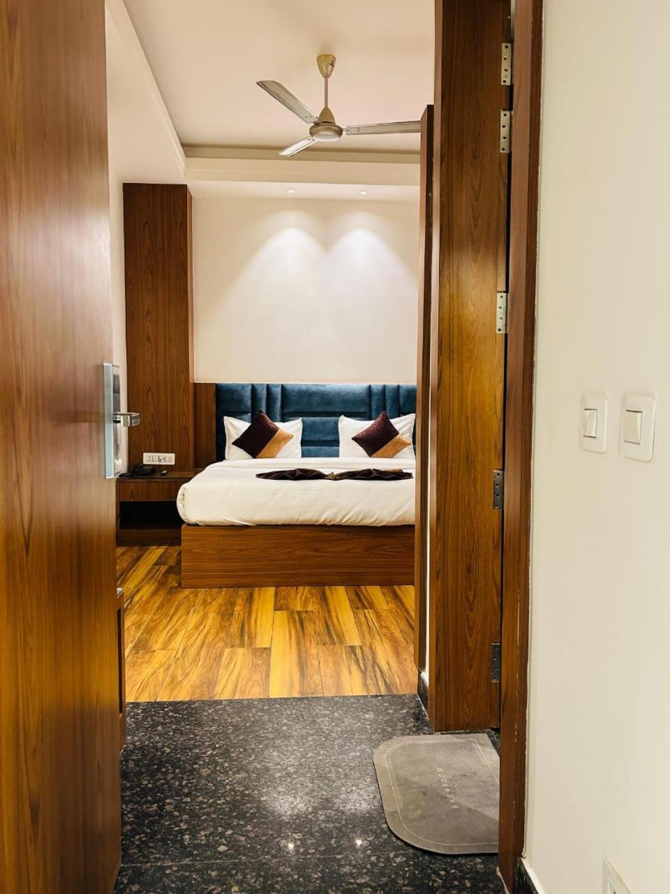 קאנפור Hotel Swarn Bhoomi מראה חיצוני תמונה